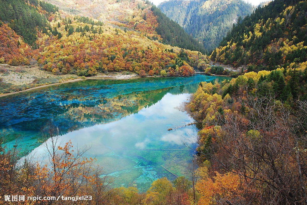 成都/九寨溝/黃龍/牟托寨/地震遺址雙臥純玩7日游